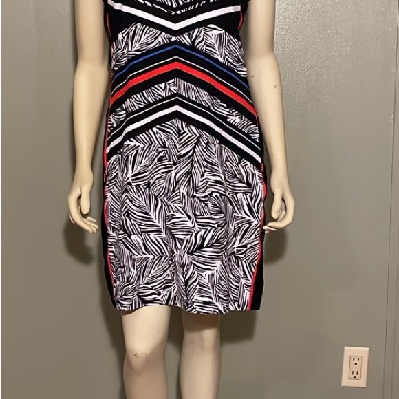 Tail active wear , golf/tennis dress, size large, preowned,like new condition. - Picture 6 of 15